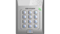 Cititor standalone cu tastatura si card de proximitate Hikvision DS- K1T801E; suporta cartele EM 125Khz; Capacitate 3000 cartele,Autentificare: card sau card si parola; Intrari: buton de iesire x1,contact de usa x 1; Iesiri: sonerie x1, incuietoare electrica x 1;Alimentare: DC 12V/1A; Dimensiuni (DS-K1T801E)