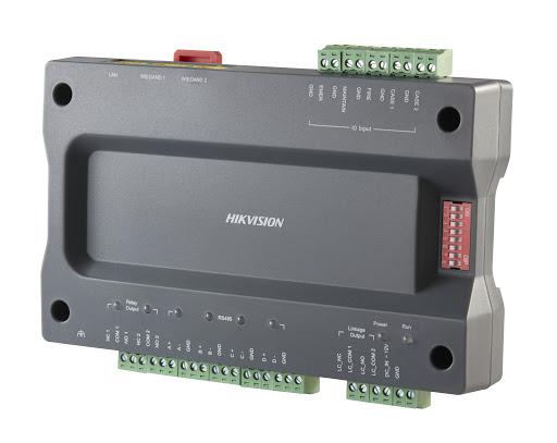 Master controler pentru lift Hikvision DS-K2210, management pana la 128 de etaje, 20000 carduri si 50000 evenimente, suporta  pana la 2 cititoare RS-485 sau 2 cititoare Wiegand, comunicare: TCP/IP si RS-485, configurare si management via web sau software client, functii de watchdog si tamper, input (DS-K2210)
