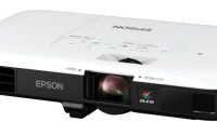 Proiector EPSON EB-1795F, 3LCD, RGB, Ultra portabil, 3200 lumeni, FHD 1920*1080, 16:9, 10000:1, lampa 4000 ore/ 7000 ore Eco mode, dimensiune maxima imagine 300", distanta maxima de proiectie 8.2 m, USB type A, USB type B, composit, VGA, HDMI, Miracast, NFC, MHL, Wireless LAN IEEE 802.11b/g/n (WiFi (V11H796040)