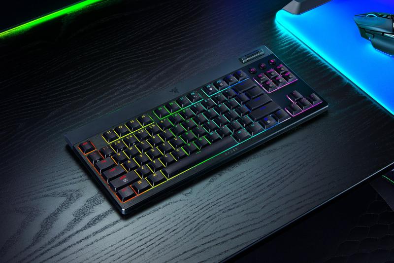Tastatura mecanica wireless Razer Blackwidow V4 Low profile HyperSpeed TKL, switch Razer™ Low-profile Mechanical Switches (Green Clicky), 110 taste, iluminare Razer™ Chroma RGB, negru (RZ03-05450500-R3M1)