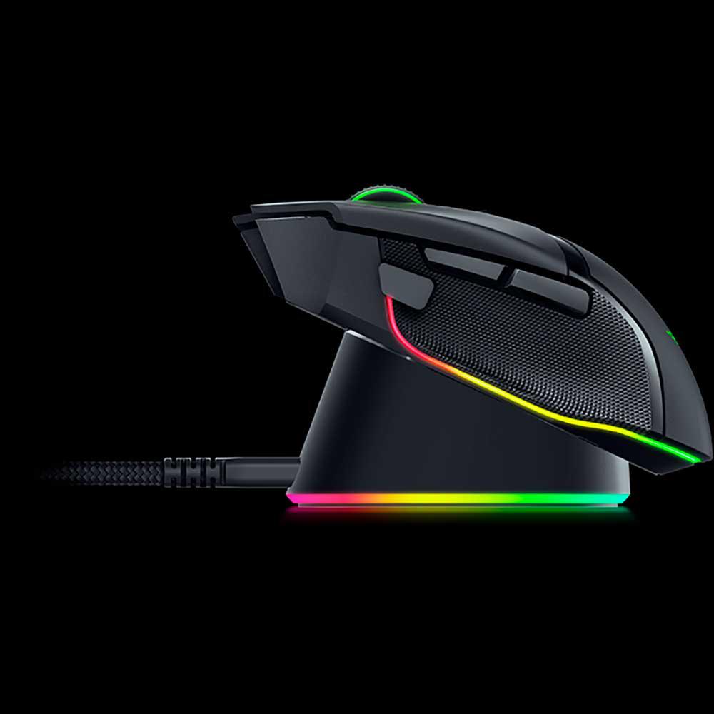 Mouse Razer Dock Pro, iluminare Razer Chroma™ RGB, Built-in Razer™ HyperPolling 8K Hz, compatibil Basilisk V3 Pro, Cobra Pro and Naga V2 Pro, negru (RZ81-01990100-B3M1)