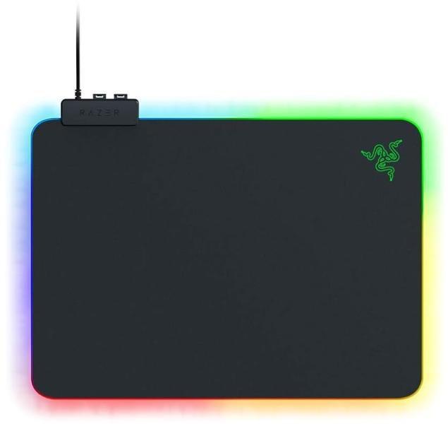 Mousepad Razer Firefly V2 Pro - Multi-zone Chroma, lungime 278 mm / 10.95", adancime 360 mm / 14.17" (RZ02-04920100-R3M1)
