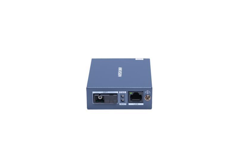 Transceiver Hikvision DS-3D501T-3, 1 x 10/100/1000 Mbps RJ45 port and 1 x 1000 Mbps SC fiber optical port, industrial-grade design with an operating temperature range of -20 °C to 60 °C, lungime unda: Tx1310 nm/Rx1550 nm, alimentare: 5VDC, 0.6A, dimensiuni: 71.6 mm × 26.1 mm × 94.1 mm, greutate (DS-3D501T-3)