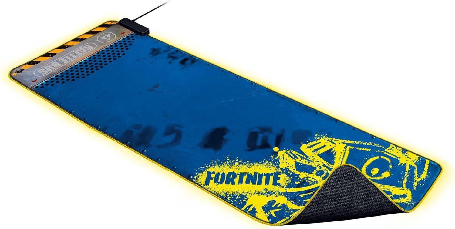 Mousepad Razer Goliathus Extended Chroma - Fortnite Edition, dimensiuni: 920 x 294 x 3 mm, suprafata din material textil microtexturat, iluminare Razer Chroma RGB, multicolor (RZ02-02500800-R3M1)